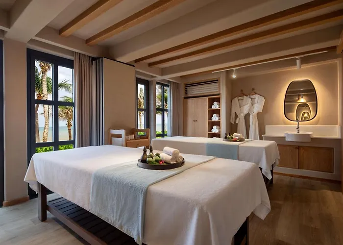 Khách sạn Radisson