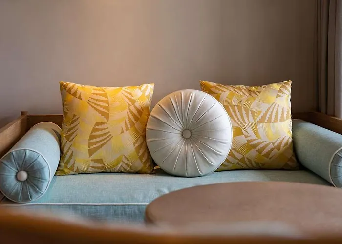 Khách sạn Radisson