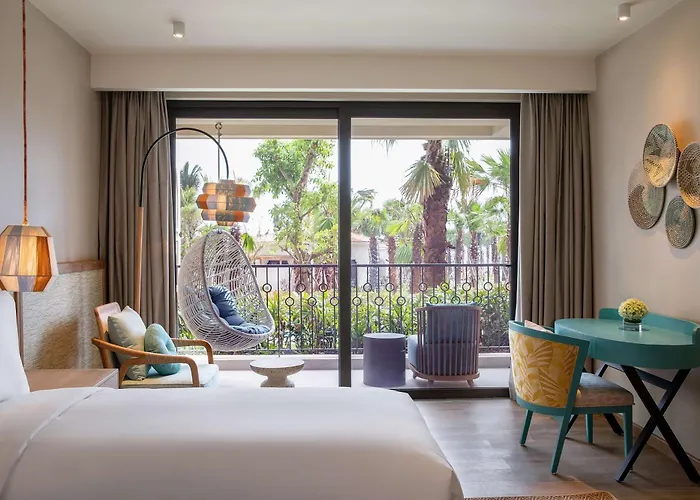 Radisson Khách sạn 4*